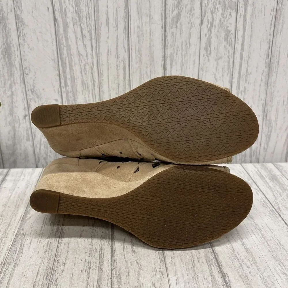 Womens Size 8 Michael Kors Suede Wedge Booties EUC